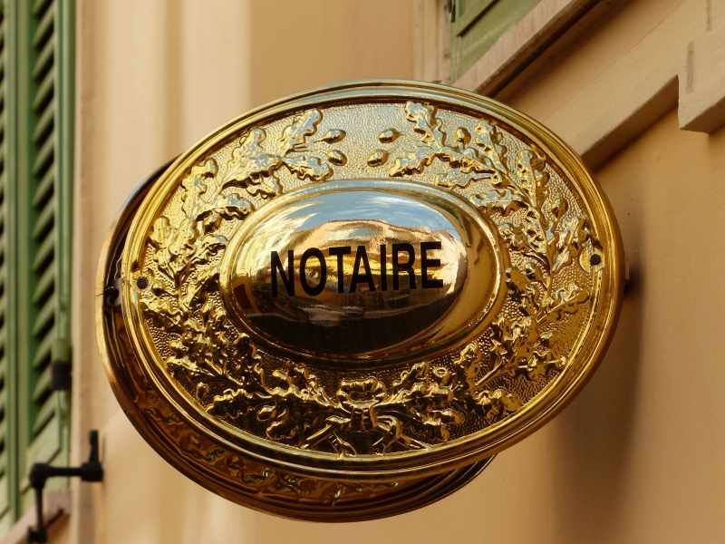 notaire-LA CADIERE D AZUR-min_advertising-golden-metal-money-lighting-brass-1013060-pxhere.com